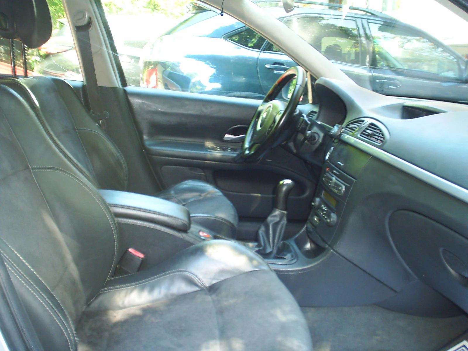 Renault Laguna 2.0 16 V 133k.c., снимка 10 - Автомобили и джипове - 54492527