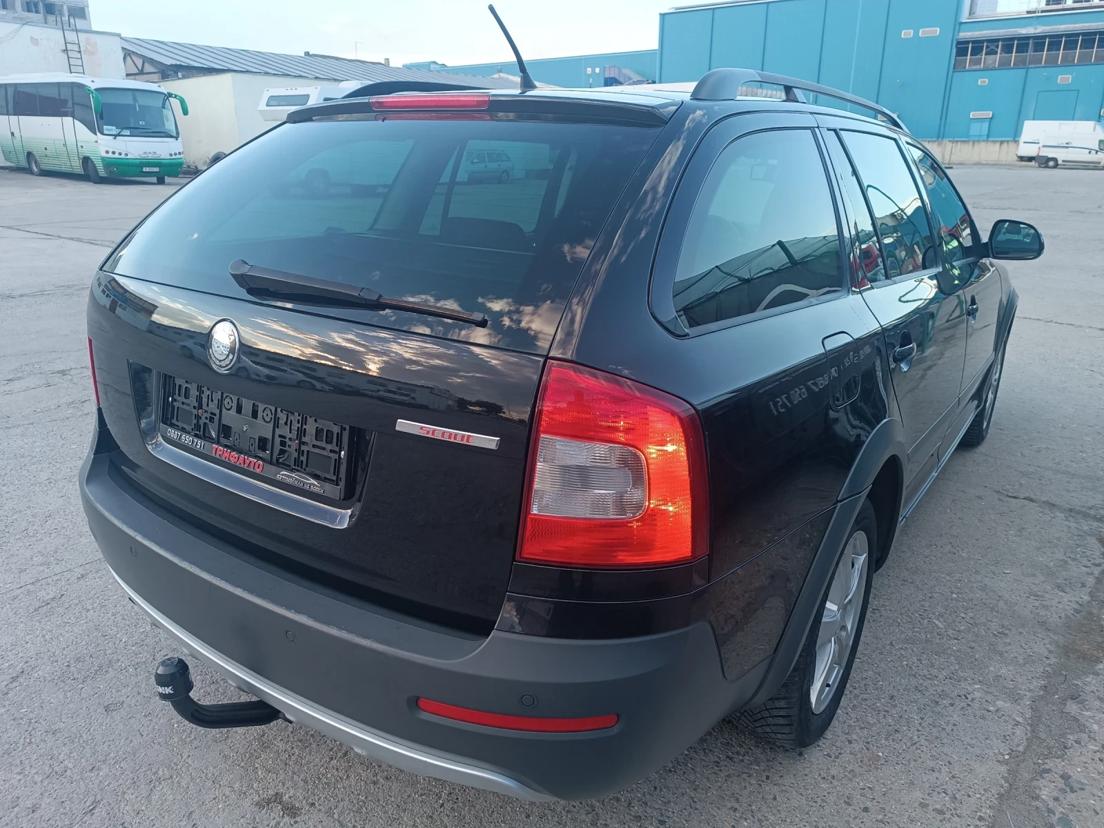 Skoda Octavia Scout 2.0 tDi, 4x4, 140k.c., ЛИЗИНГ , снимка 4 - Автомобили и джипове - 54705061