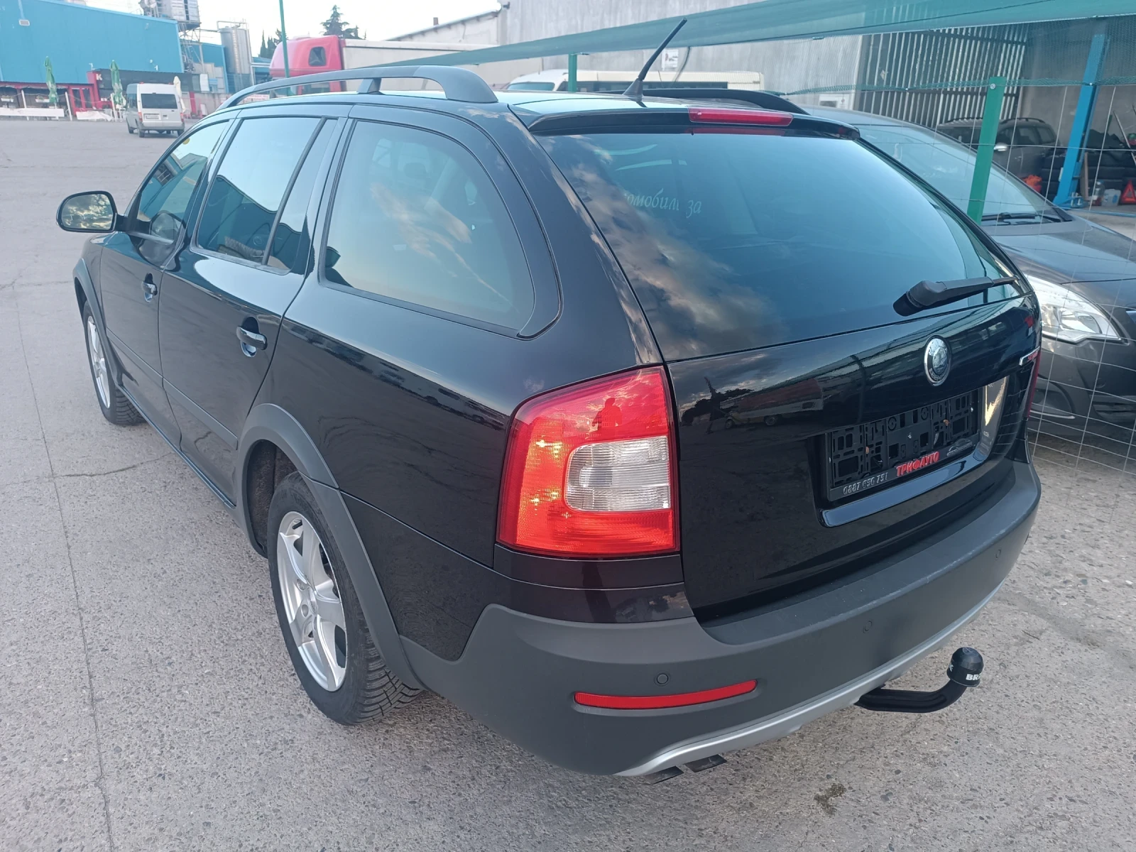 Skoda Octavia Scout 2.0 tDi, 4x4, 140k.c., ЛИЗИНГ , снимка 3 - Автомобили и джипове - 54705061