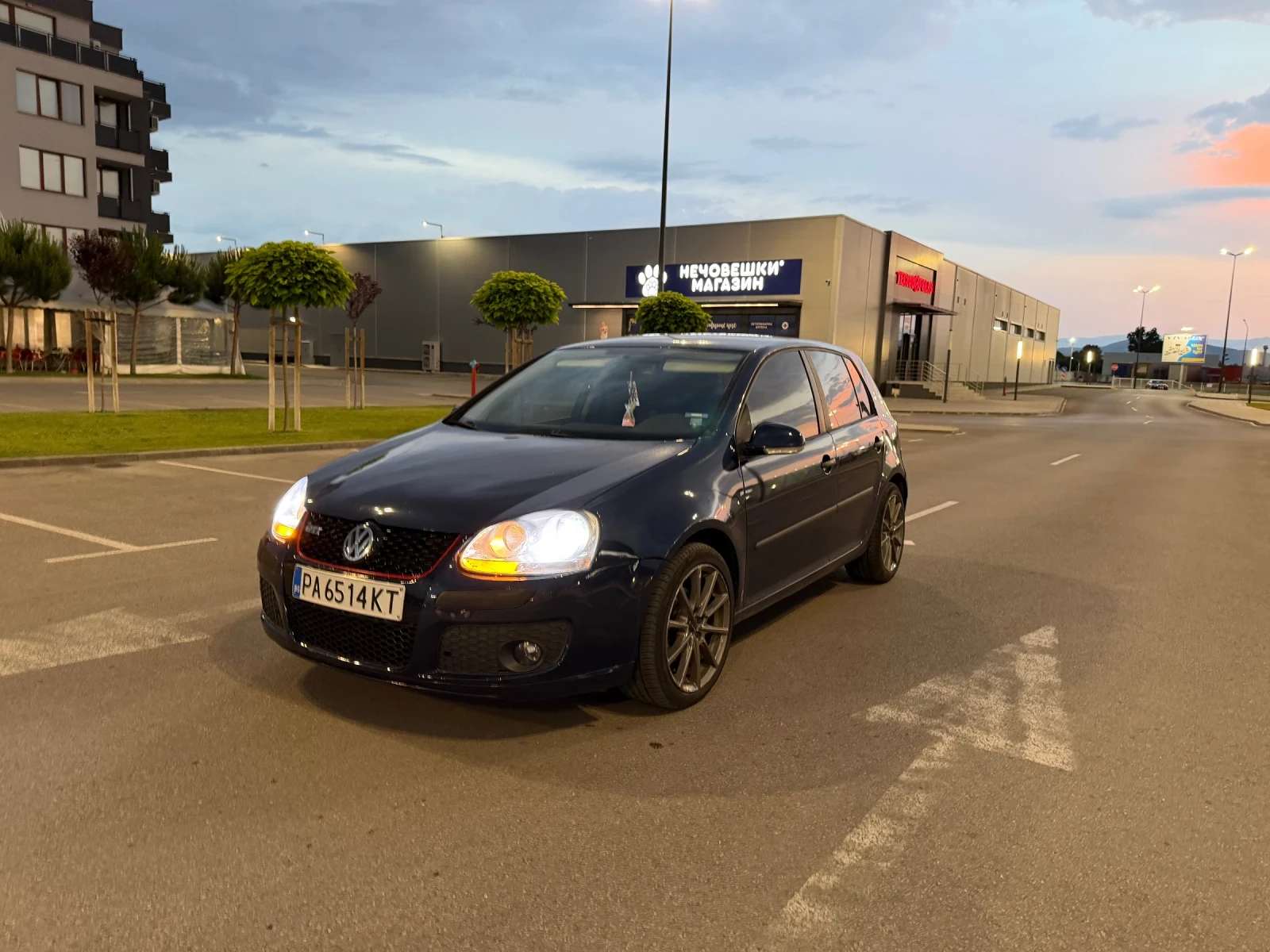 VW Golf, снимка 2 - Автомобили и джипове - 54806093
