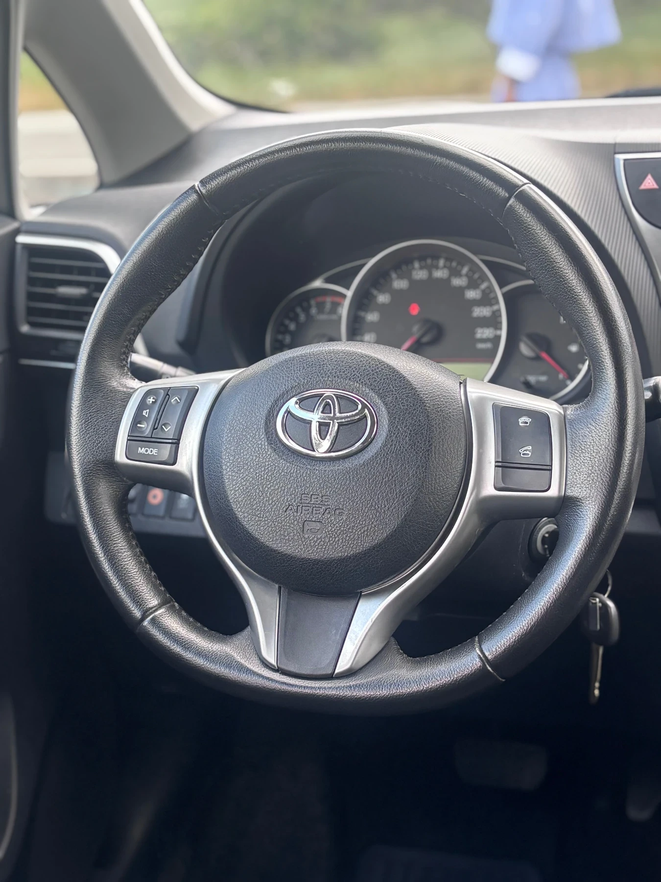 Toyota Verso S 1.3 GPL Automatic, снимка 11 - Автомобили и джипове - 54862850