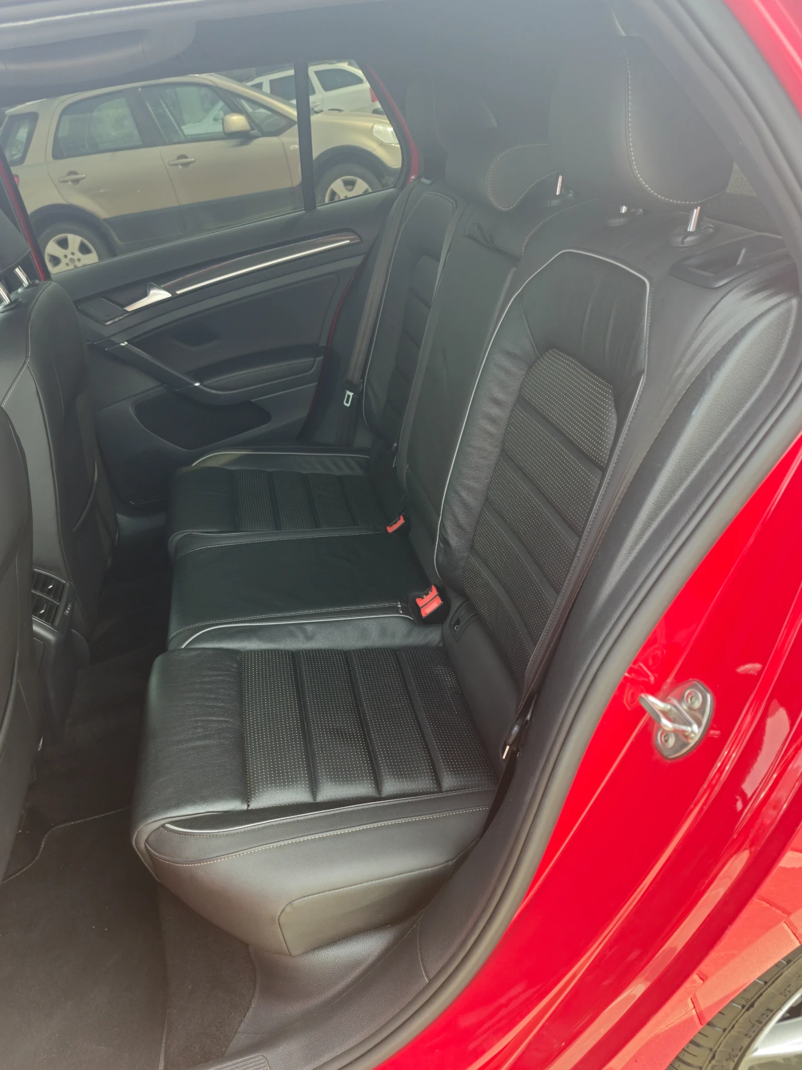 VW Golf 7.5 R, снимка 10 - Автомобили и джипове - 55081288