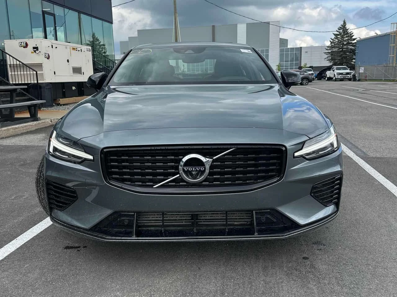 Volvo S60 R Design | CARFAX | БЕЗ ПЪРВОНАЧАЛНА ВНОСКА, снимка 3 - Автомобили и джипове - 55106172