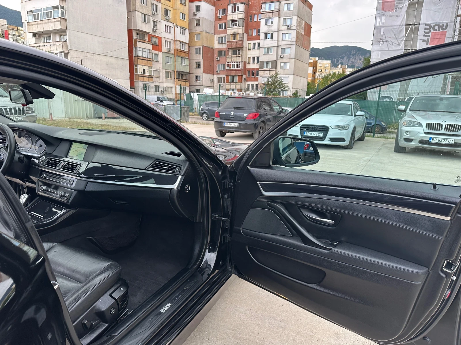 BMW 520 d 208 000 Реални км!, снимка 11 - Автомобили и джипове - 55139064