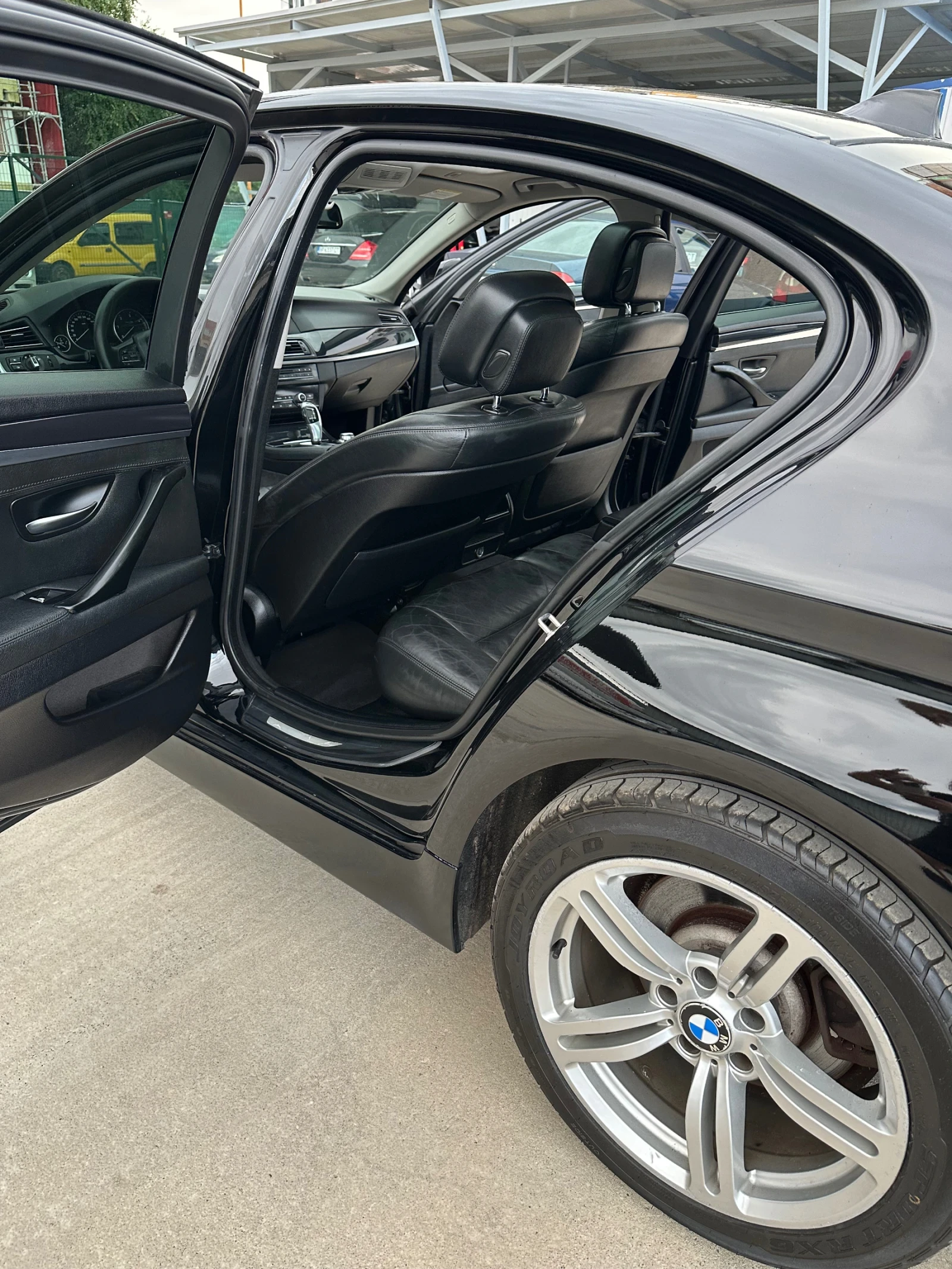 BMW 520 d 208 000 Реални км!, снимка 7 - Автомобили и джипове - 55139064