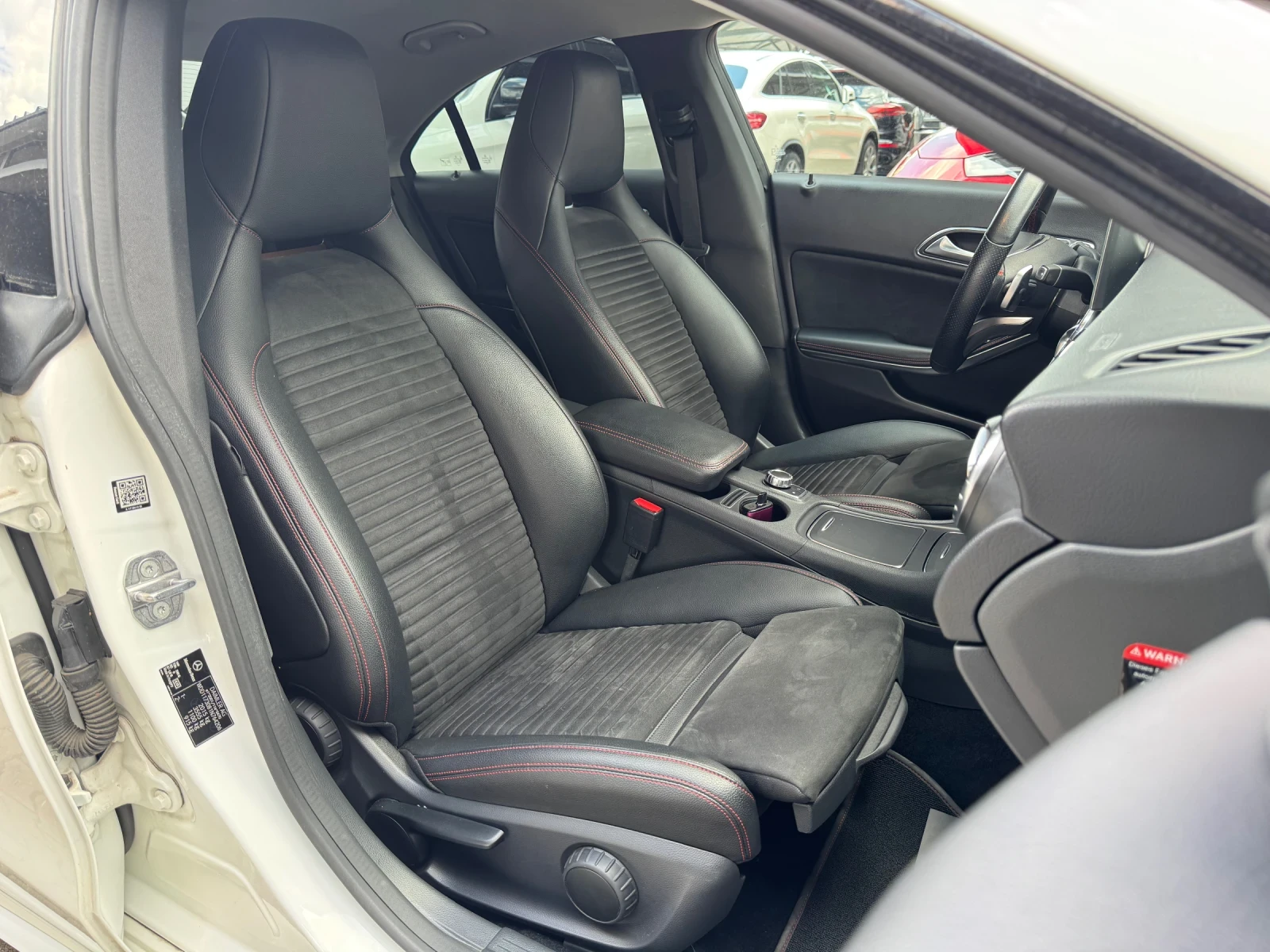 Mercedes-Benz CLA 220 200d#AMG#ALACANTARA#FULLED#KEYLESS#ПОДГРЕВ, снимка 11 - Автомобили и джипове - 55238591