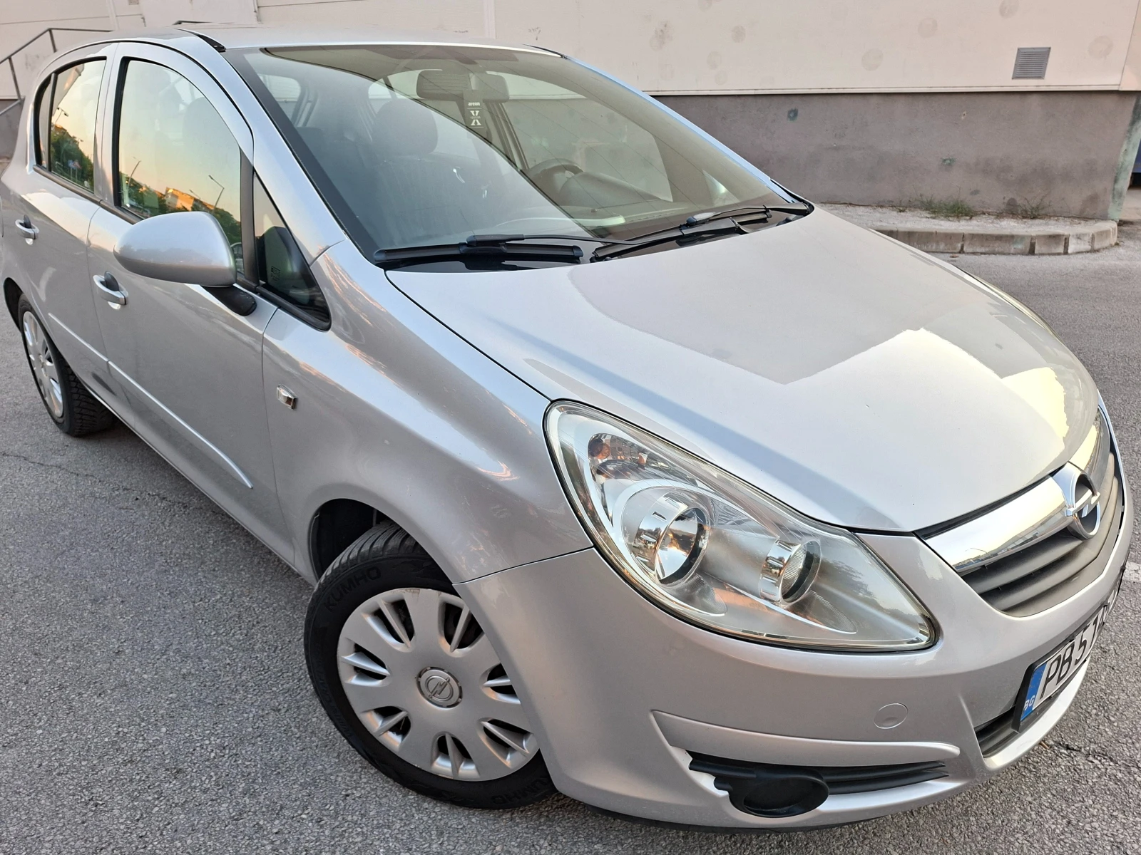 Opel Corsa 1.2 Клима, снимка 4 - Автомобили и джипове - 55790304
