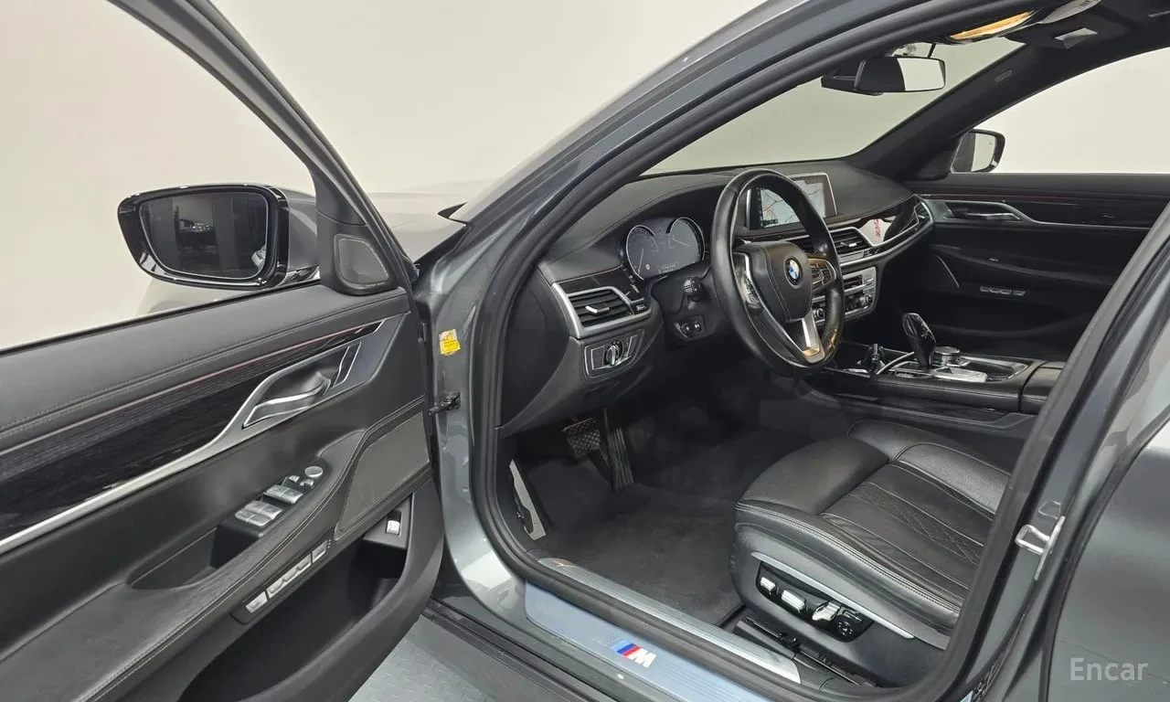 BMW 740 740Li xDrive M Sport Package/ФИНАНСИРАНЕ, снимка 10 - Автомобили и джипове - 56134646