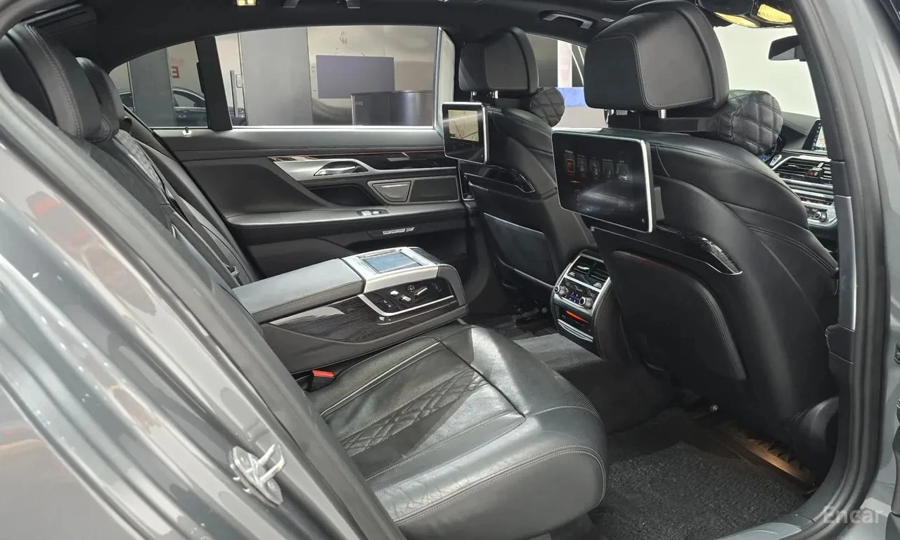 BMW 740 740Li xDrive M Sport Package/ФИНАНСИРАНЕ, снимка 11 - Автомобили и джипове - 56134646