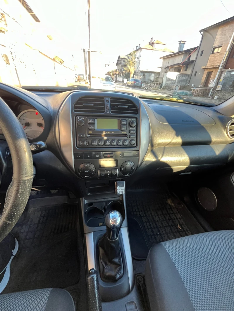 Toyota Rav4 2.0 d4d, снимка 7 - Автомобили и джипове - 48088586