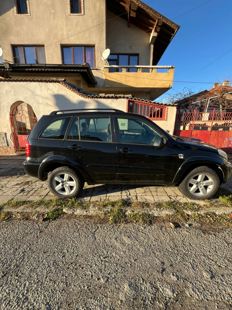 Toyota Rav4 2.0 d4d, снимка 4 - Автомобили и джипове - 48088586