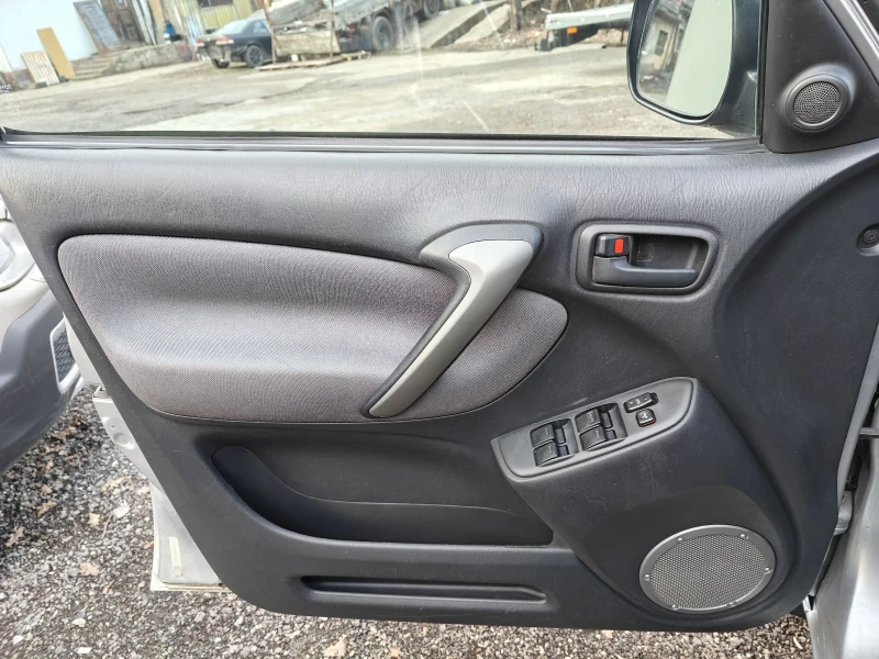 Toyota Rav4 2.4 4WD Автомат, снимка 10 - Автомобили и джипове - 53168799