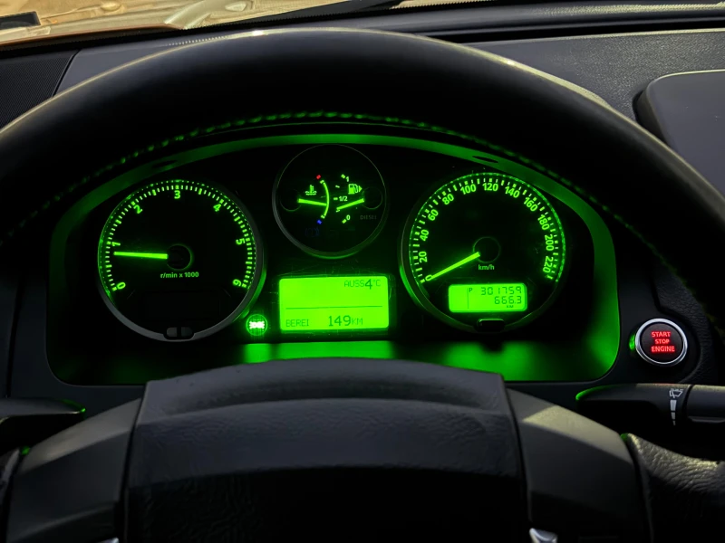 Land Rover Freelander II 2.2 TD4* PANO* XENON* 4X4* КОЖА* СЕРВИЗНА ИСТОР, снимка 14 - Автомобили и джипове - 52887832