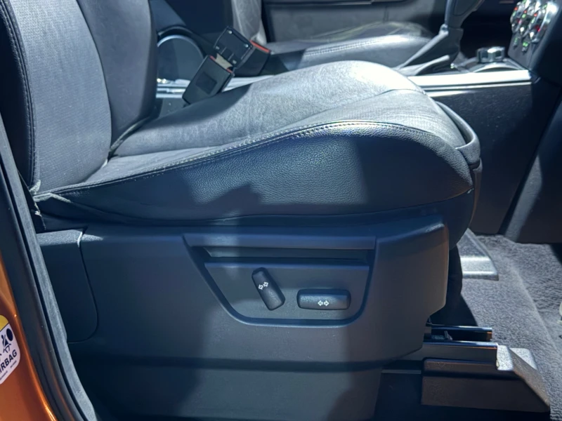 Land Rover Freelander II 2.2 TD4* PANO* XENON* 4X4* КОЖА* СЕРВИЗНА ИСТОР, снимка 9 - Автомобили и джипове - 52887832