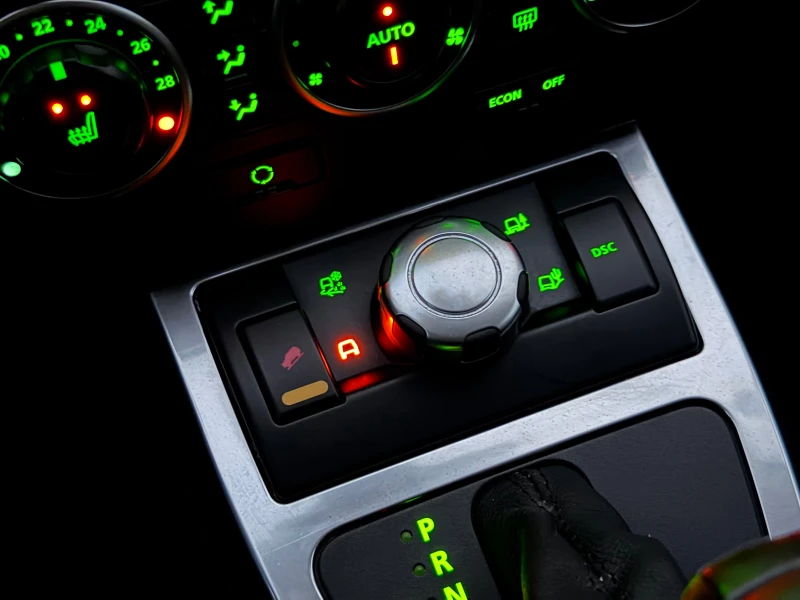 Land Rover Freelander II 2.2 TD4* PANO* XENON* 4X4* КОЖА* СЕРВИЗНА ИСТОР, снимка 13 - Автомобили и джипове - 52887832