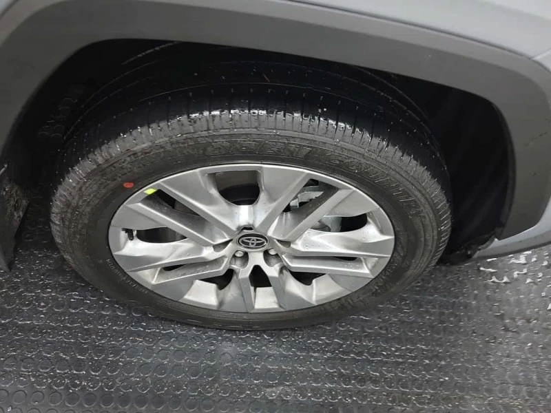 Toyota Rav4 XLE * AWD * DRCC * Lane Assist * Подгреви, снимка 8 - Автомобили и джипове - 53526910