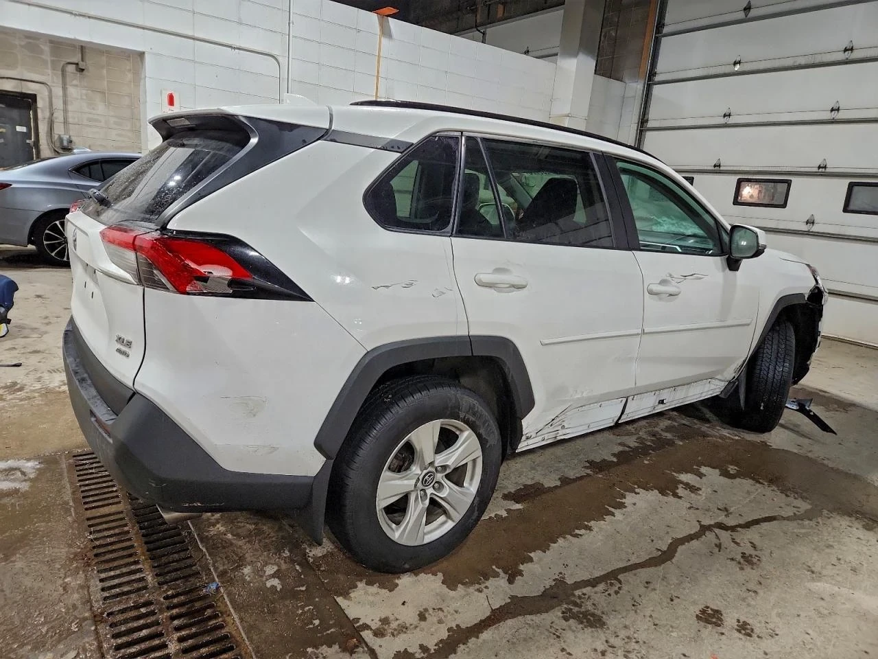 Toyota Rav4 2.5i - XLE - Лека щета - Комфорт пакет - изображение 3