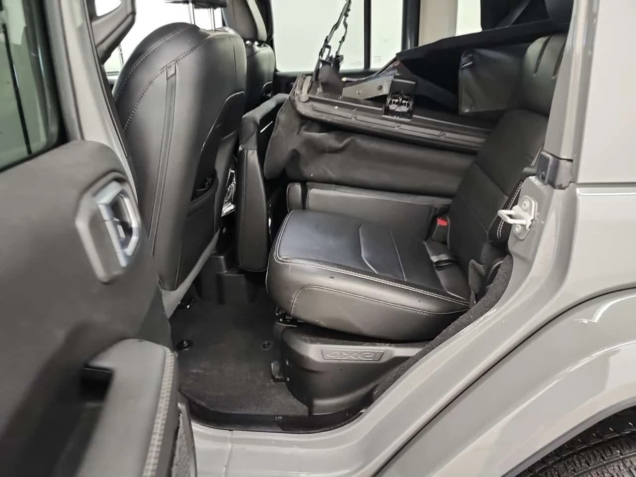 Jeep Wrangler * UNLIMITED SAHARA * CARFAX * �������� * 2 ����� * | Mobile.bg � ����������� 13