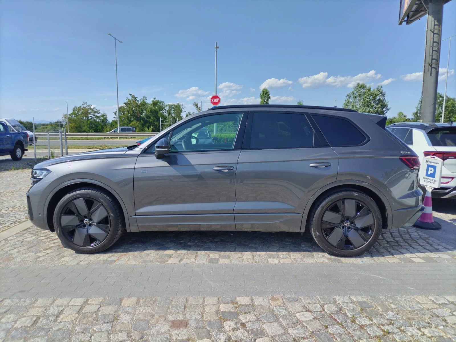VW Touareg 3.0TDI/286 к.с./4MOTION/R-Line, снимка 7 - Автомобили и джипове - 55380041