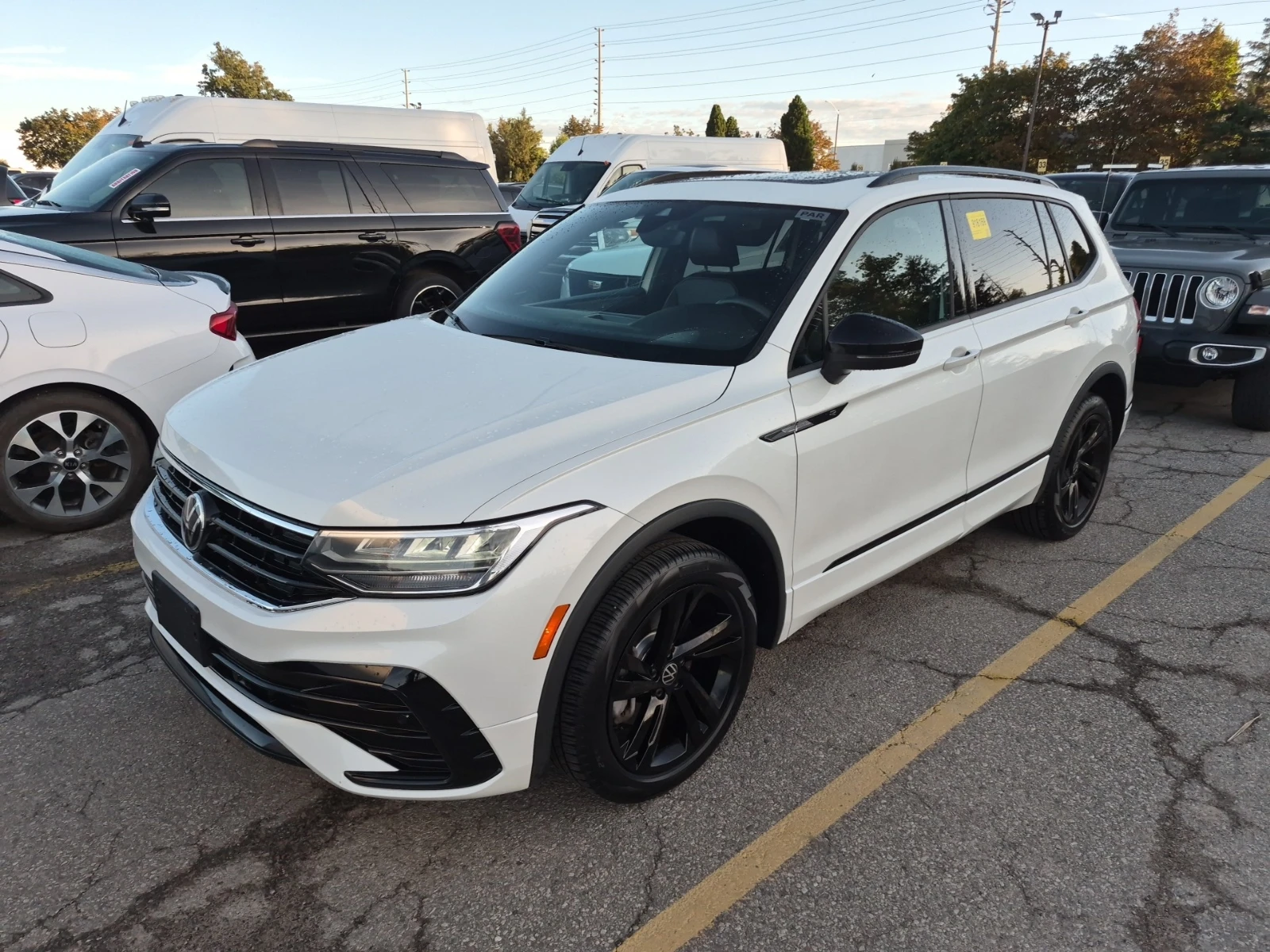 VW Tiguan COMFORTLINE R-LINE BLACK EDITION, АВТОКРЕДИТ