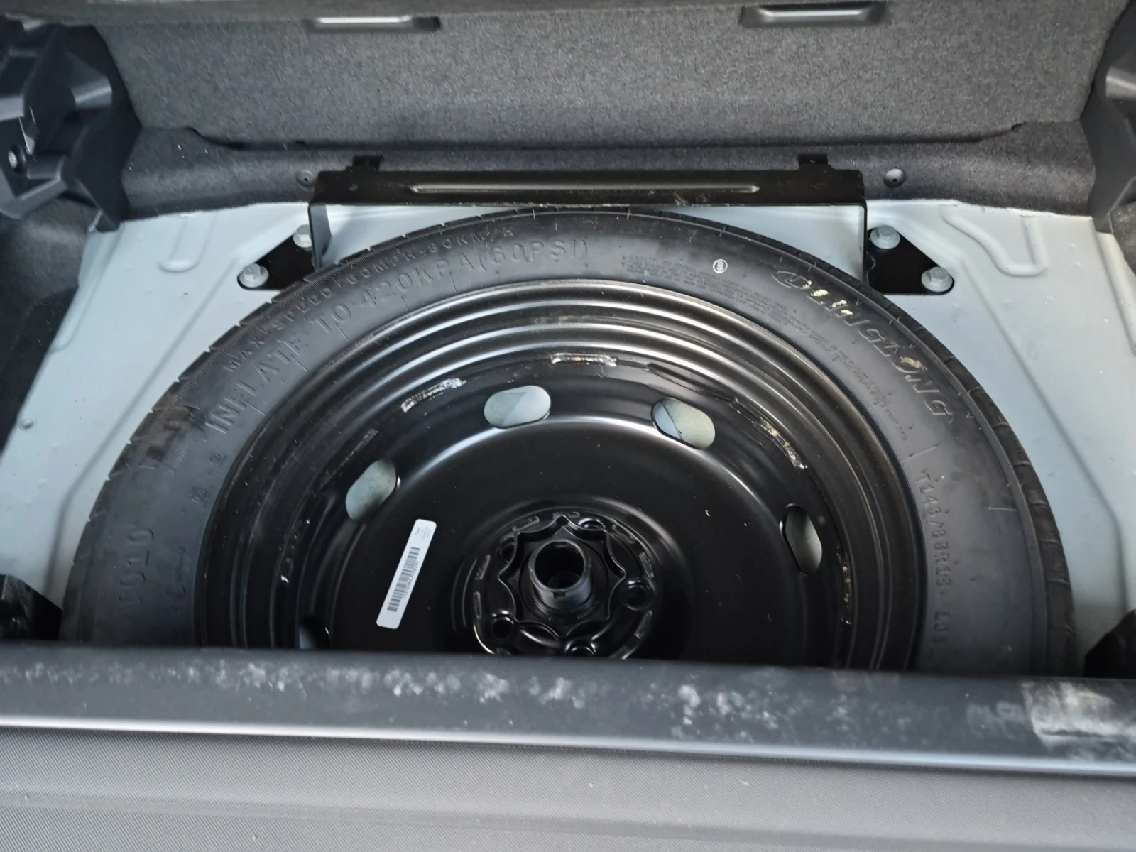 VW Tiguan COMFORTLINE R-LINE BLACK EDITION, АВТОКРЕДИТ, снимка 14 - Автомобили и джипове - 56063129
