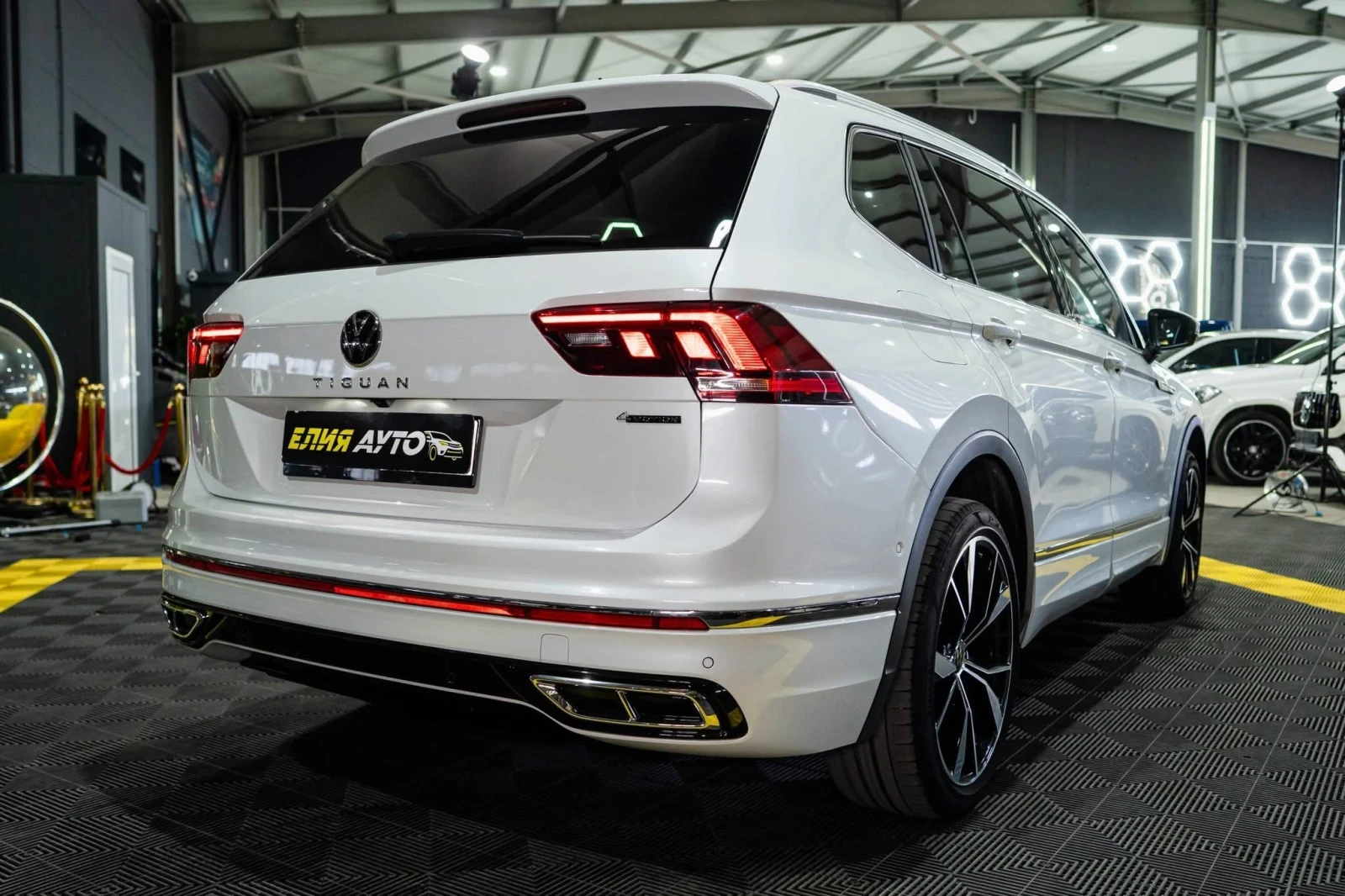 VW Tiguan 2.0TDI R LINE IQ MATRIX NAVI ���� ������ 100% | Mobile.bg � ����������� 9