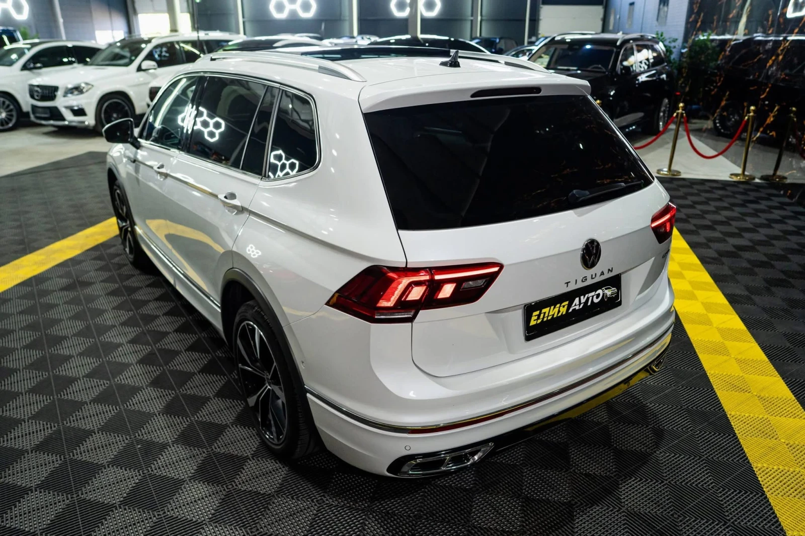 VW Tiguan 2.0TDI R LINE IQ MATRIX NAVI ���� ������ 100% | Mobile.bg � ����������� 7