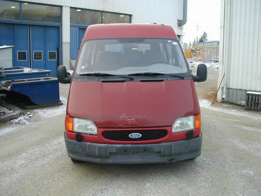 Ford Transit 2.2 д 2.4.2.5д - изображение 5