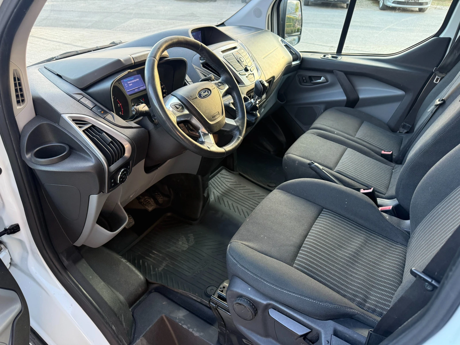 Ford Transit Custom 2.2TDCI 155к.с. Климатик L2H1 , снимка 12 - Бусове и автобуси - 56321918