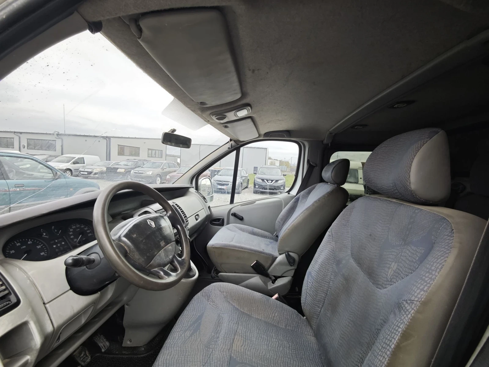 Renault Trafic, снимка 9 - Бусове и автобуси - 56747153