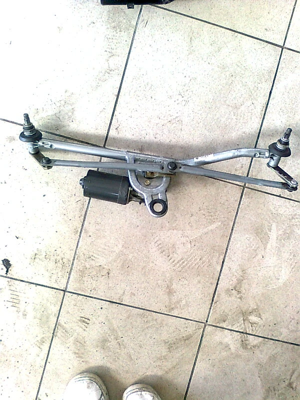 Моторче предни чистачки за БМВ 320Д Е46