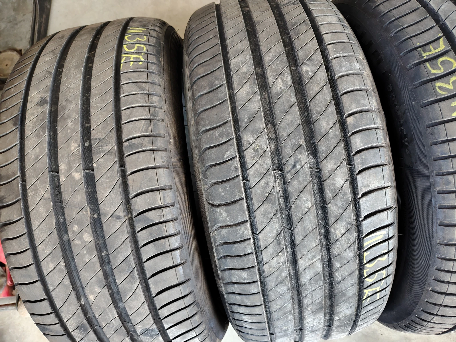 Гуми Летни 255/45R18, снимка 2 - Гуми и джанти - 55845745