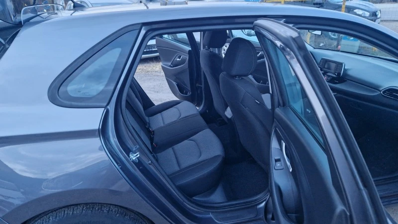 Hyundai I30 1.6 CRDi EUR.6, снимка 13 - Автомобили и джипове - 39794685