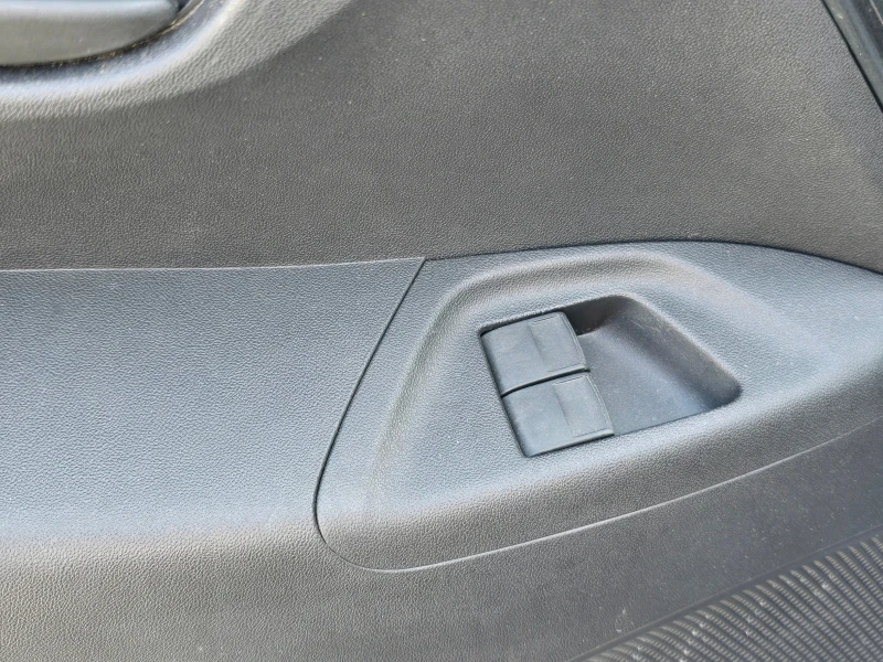 Peugeot 108 1.0i/14хил.км./Лизинг/Швейцария, снимка 16 - Автомобили и джипове - 51909304