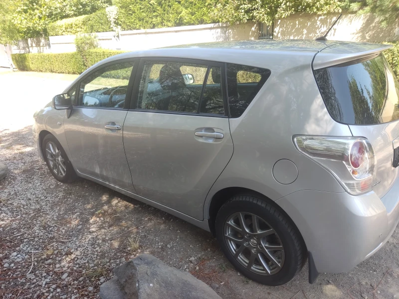 Toyota Verso 1, 8 vvti Автоматик , снимка 5 - Автомобили и джипове - 46995865