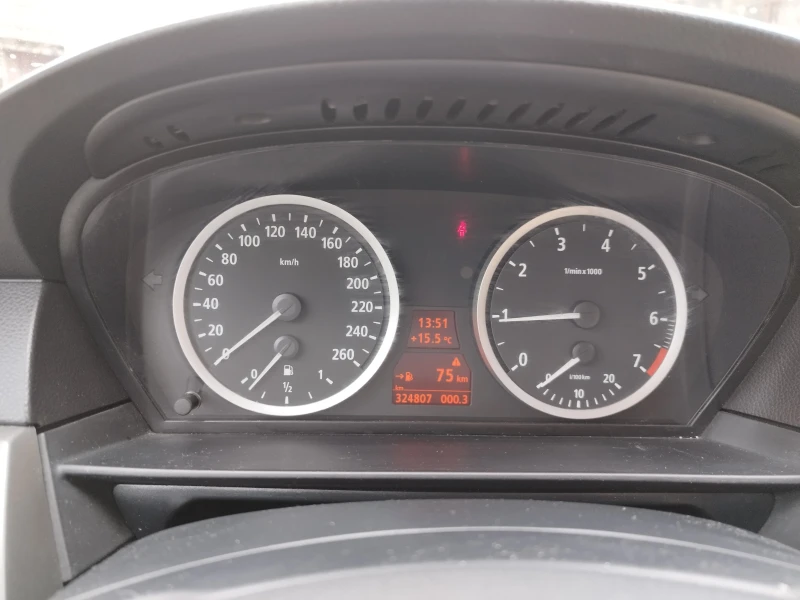 BMW 523, снимка 11 - Автомобили и джипове - 51086468