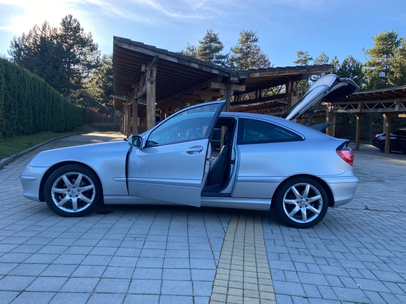 Mercedes-Benz C 200, снимка 16 - Автомобили и джипове - 52496536