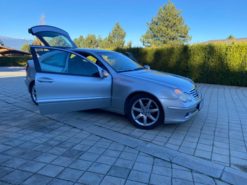 Mercedes-Benz C 200, снимка 17 - Автомобили и джипове - 52496536