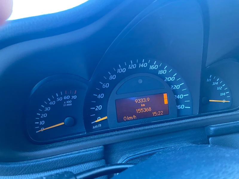 Mercedes-Benz C 200, снимка 13 - Автомобили и джипове - 52496536