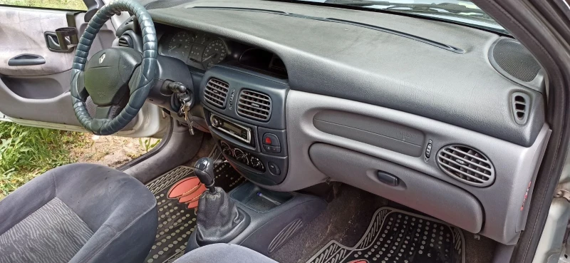 Renault Megane, снимка 3 - Автомобили и джипове - 52690257