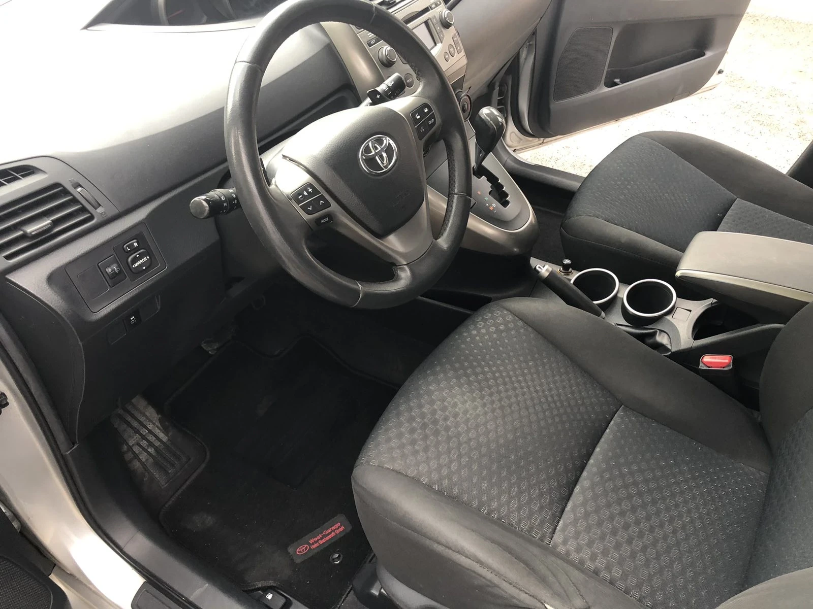 Toyota Verso 1, 8 vvti  - изображение 8