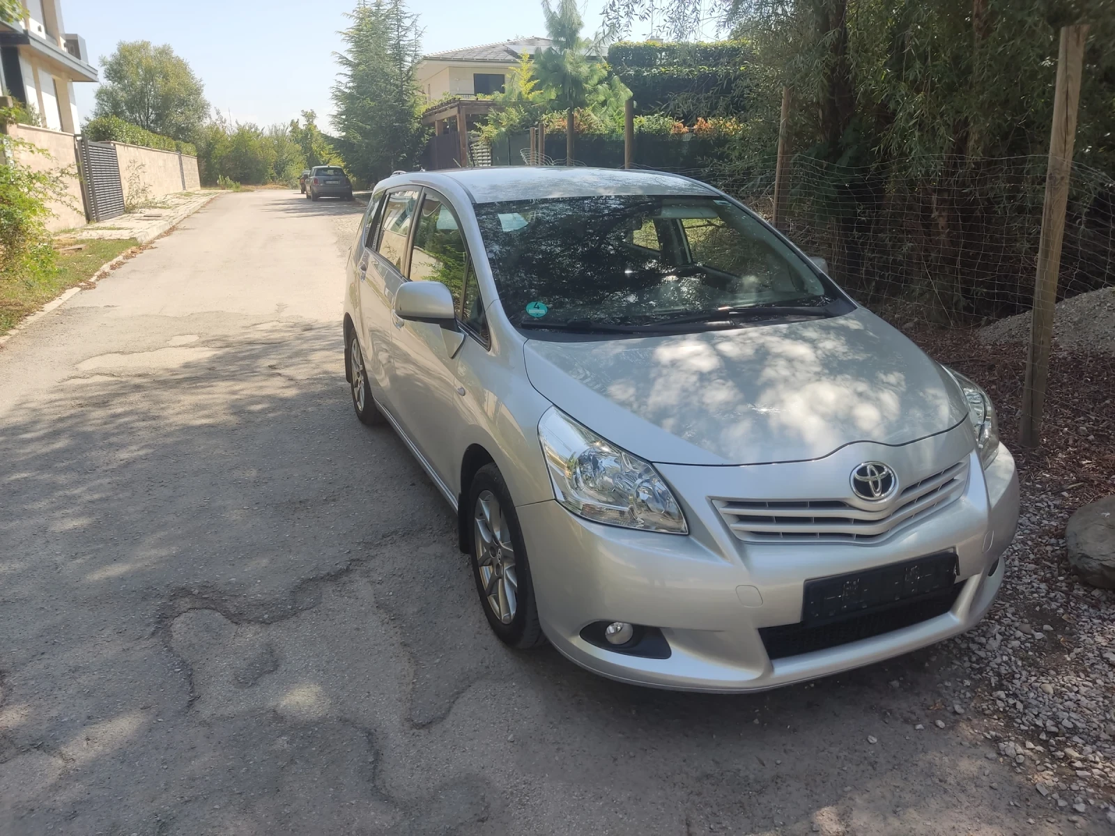 Toyota Verso 1, 8 vvti  - изображение 6