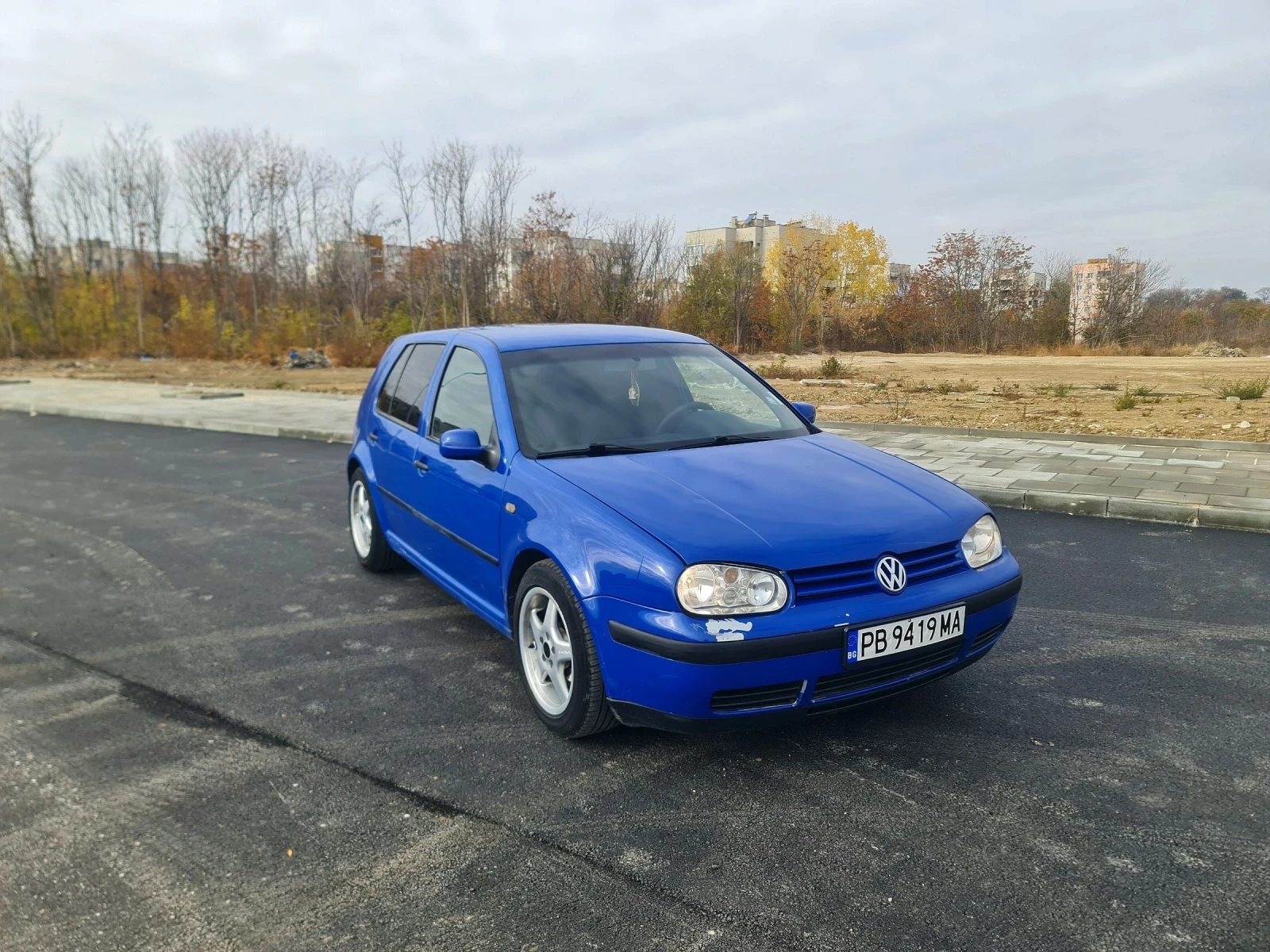 VW Golf 1.6 SR ГАЗ - изображение 7