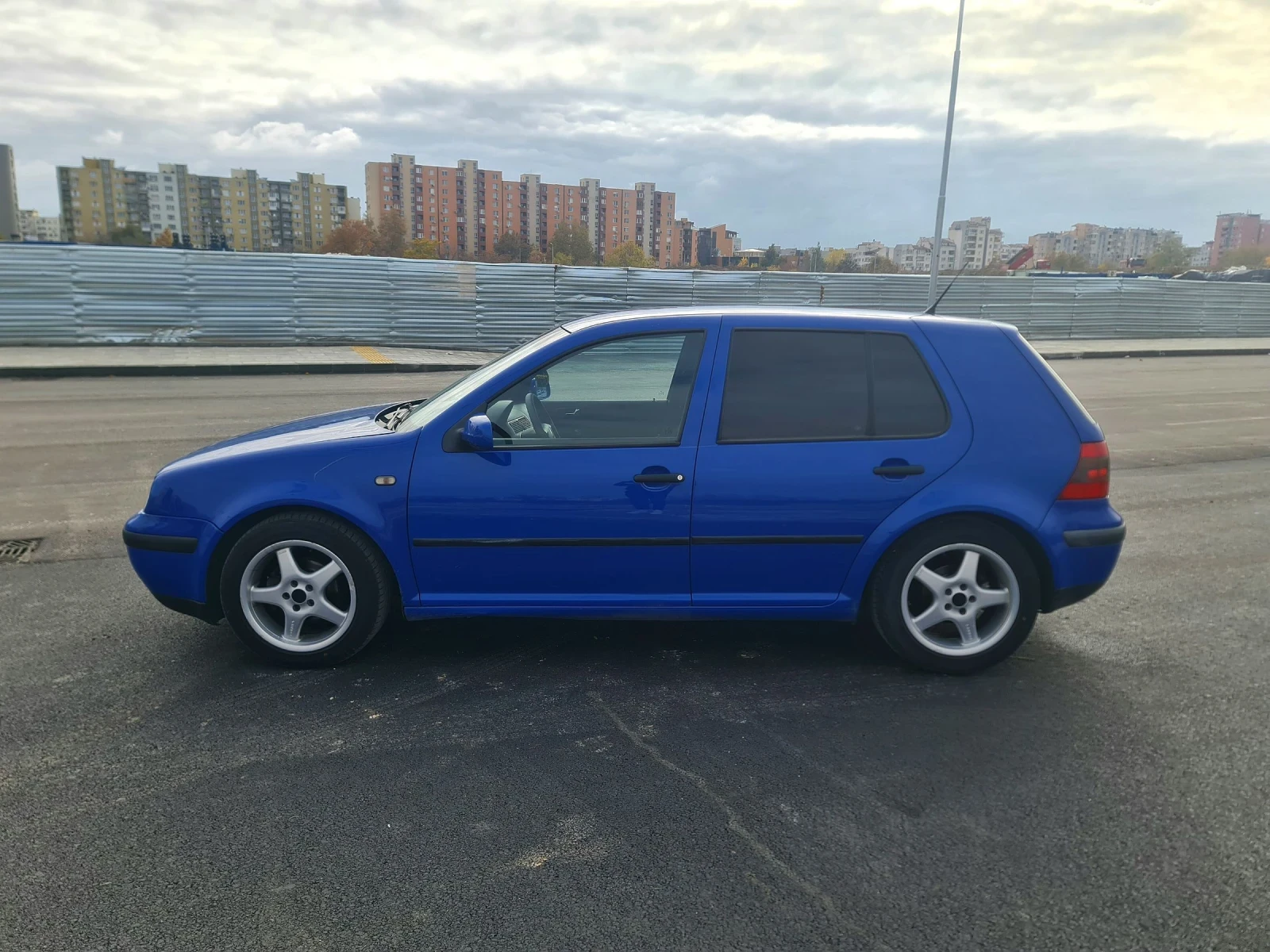 VW Golf 1.6 SR ГАЗ - изображение 2