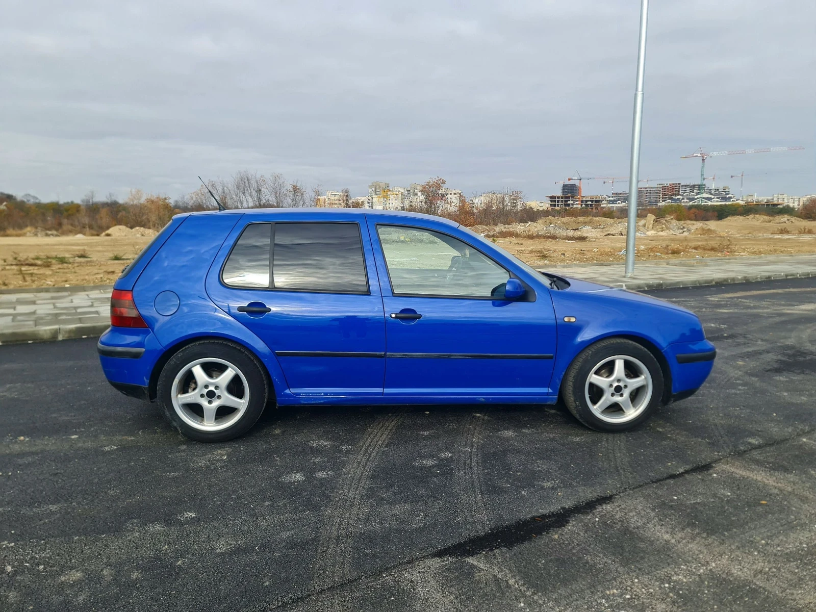 VW Golf 1.6 SR ГАЗ - изображение 6