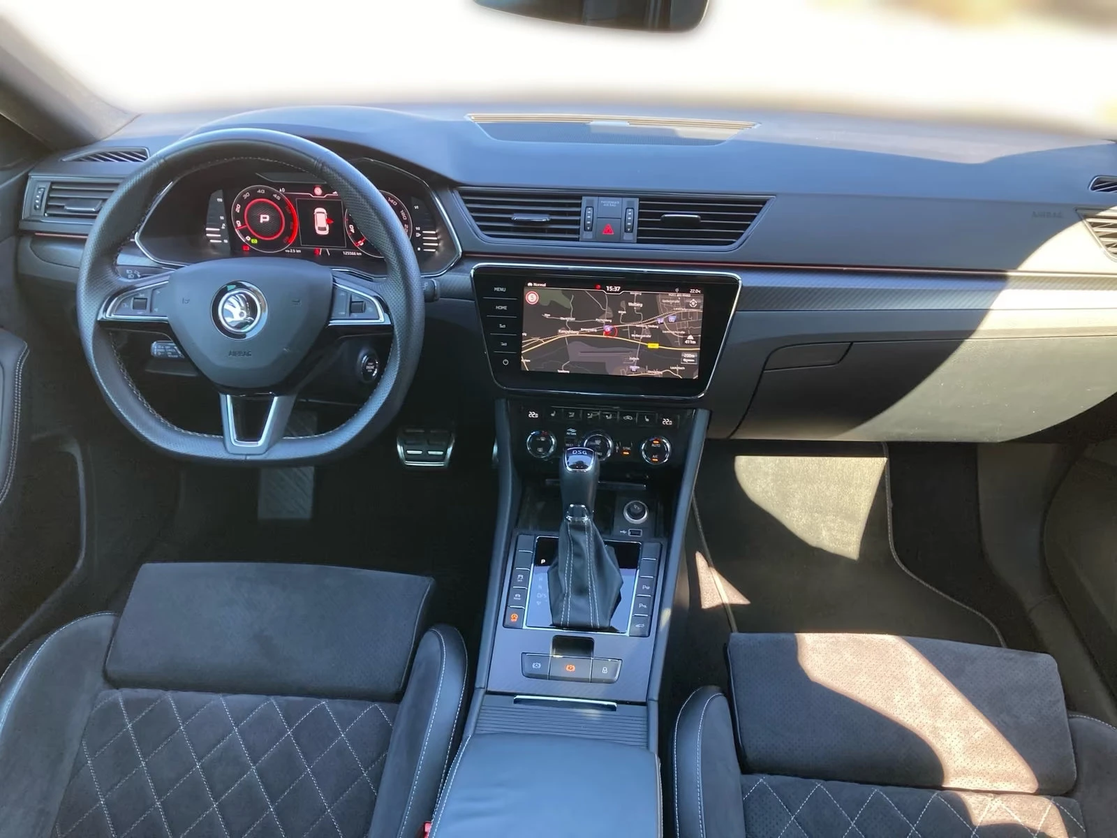 Skoda Superb 2.0TDI/190HP/DCC/MATRIC/MEMORY/CAM/656v - изображение 8