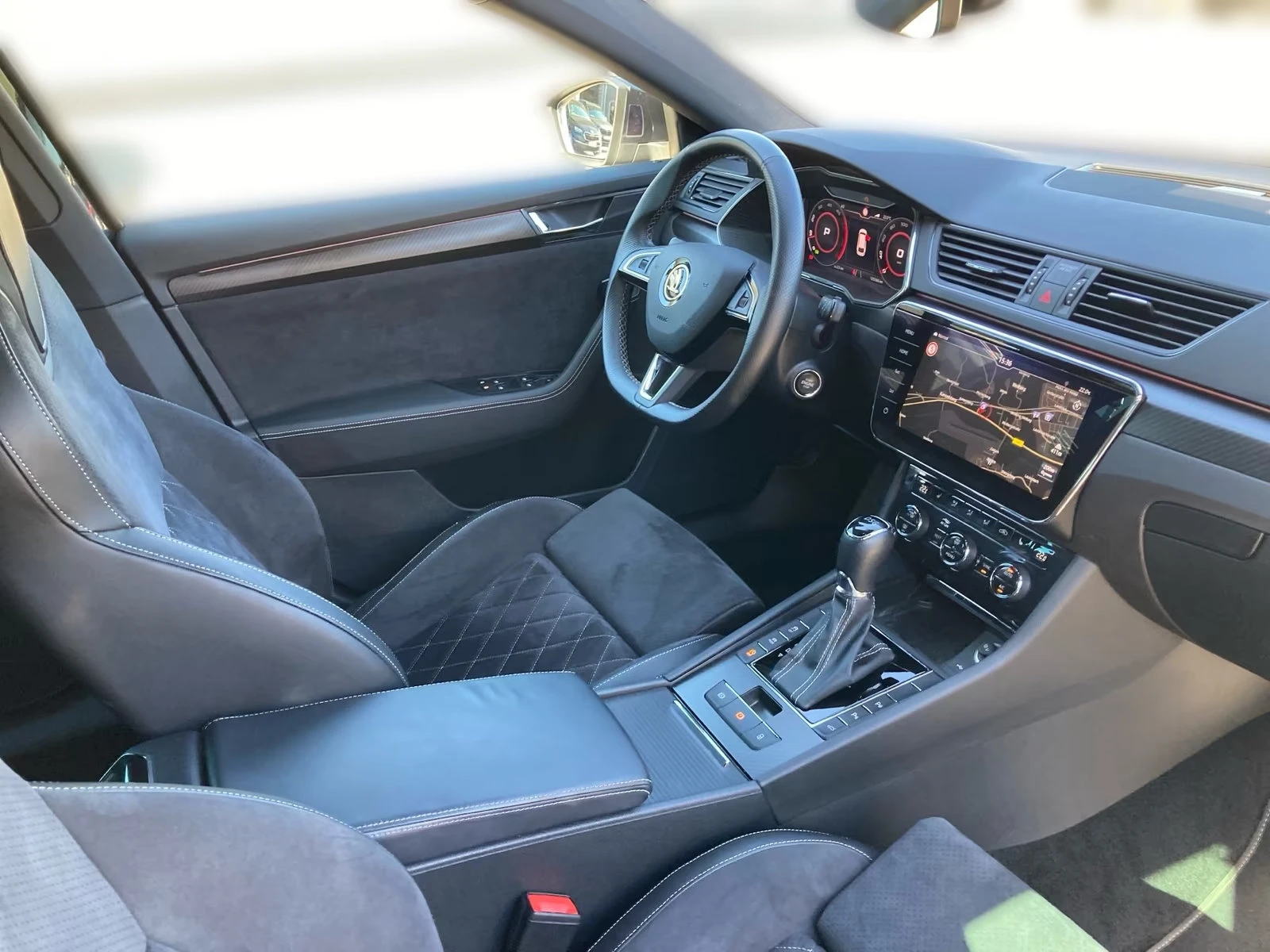 Skoda Superb 2.0TDI/190HP/DCC/MATRIC/MEMORY/CAM/656v - изображение 9