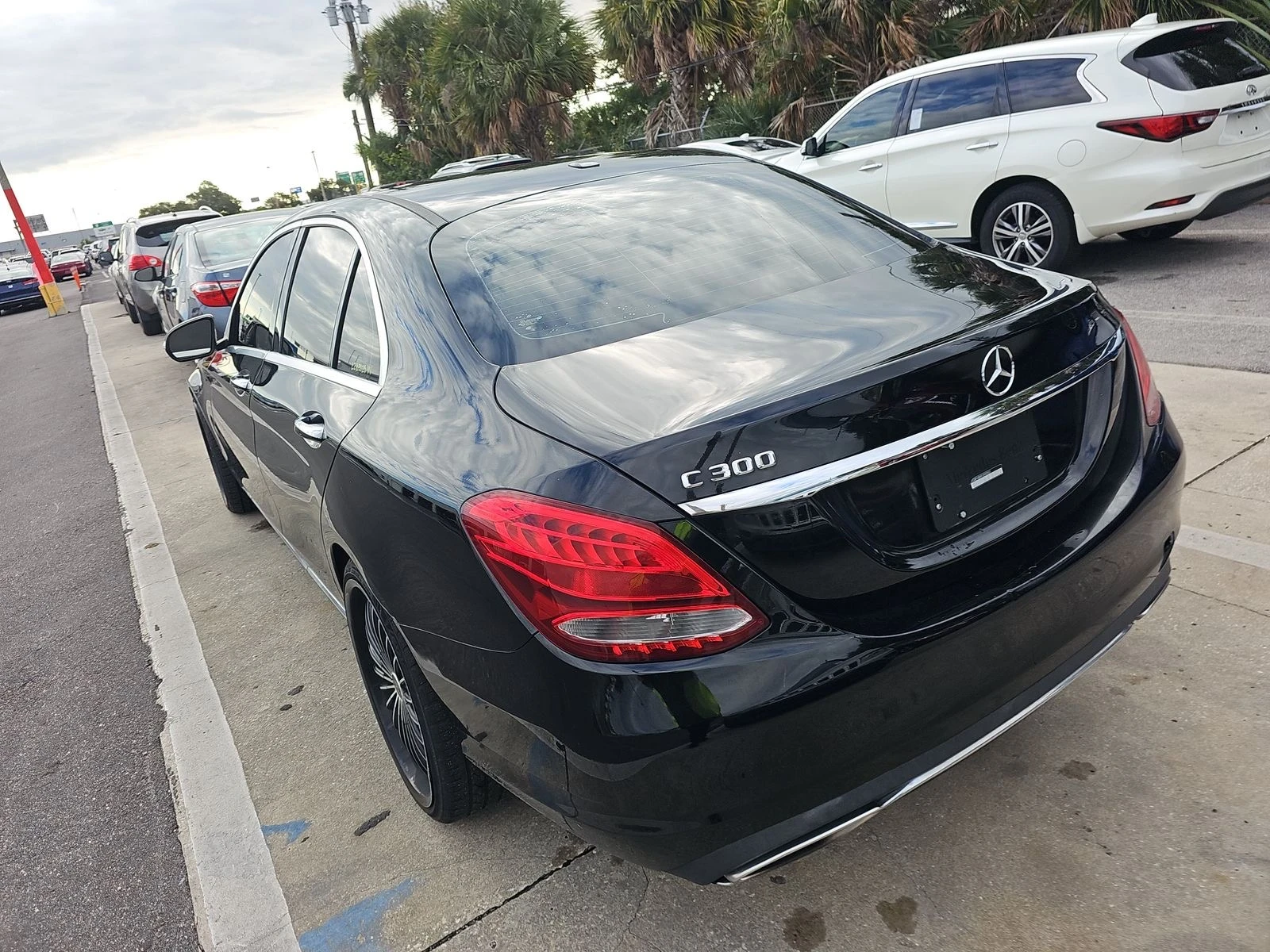 Mercedes-Benz C 300  - изображение 6