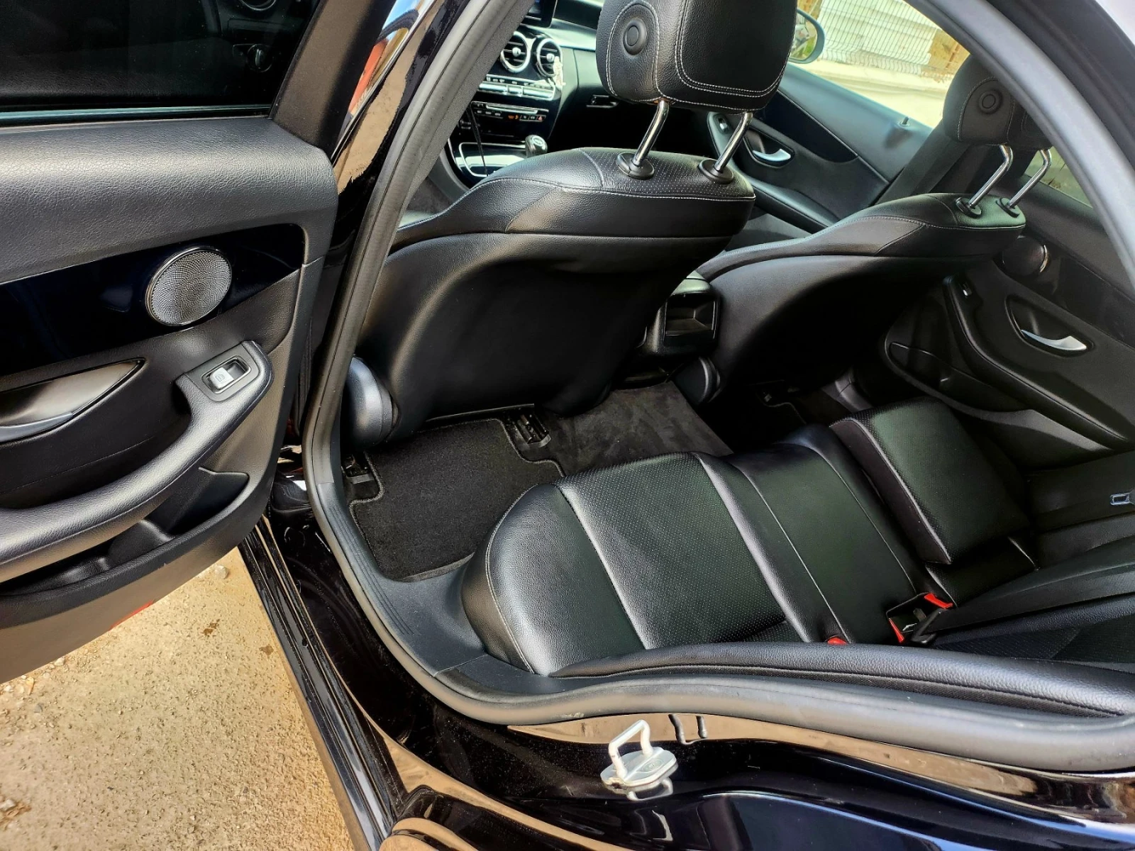 Mercedes-Benz C 200  - изображение 8