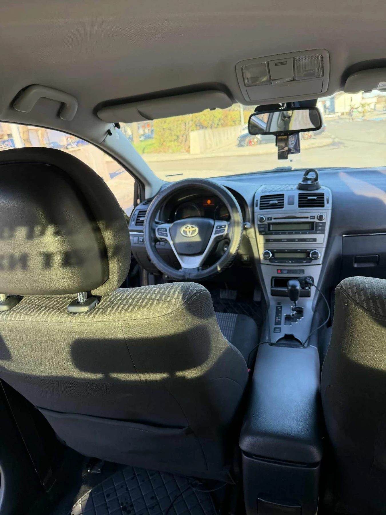 Toyota Avensis Седан - изображение 2